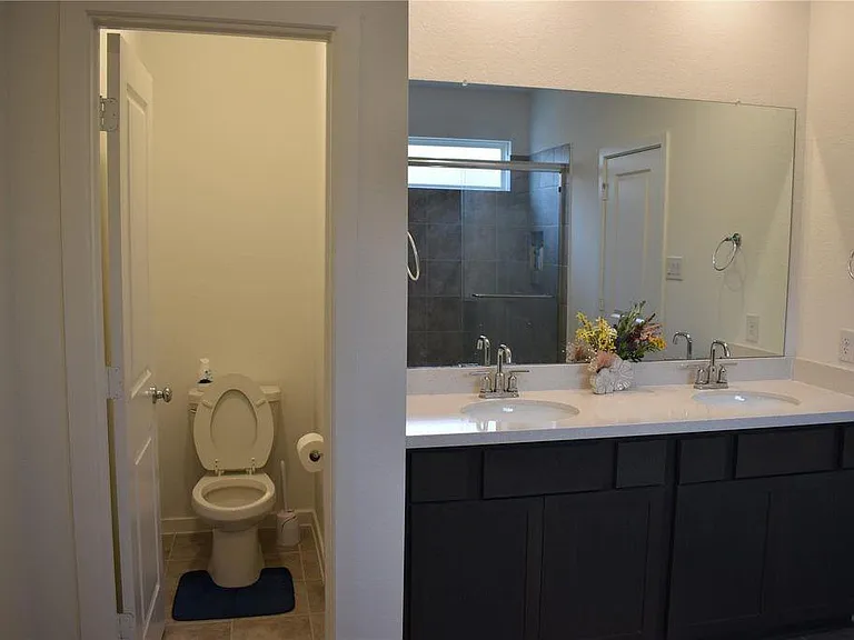 9742 Burlington Bristol Dr — Photo 19