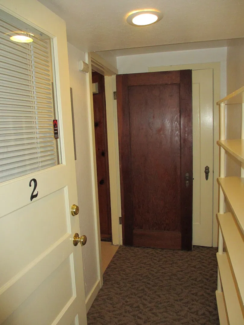 512 W 3rd St - Unit 2 — Photo 3