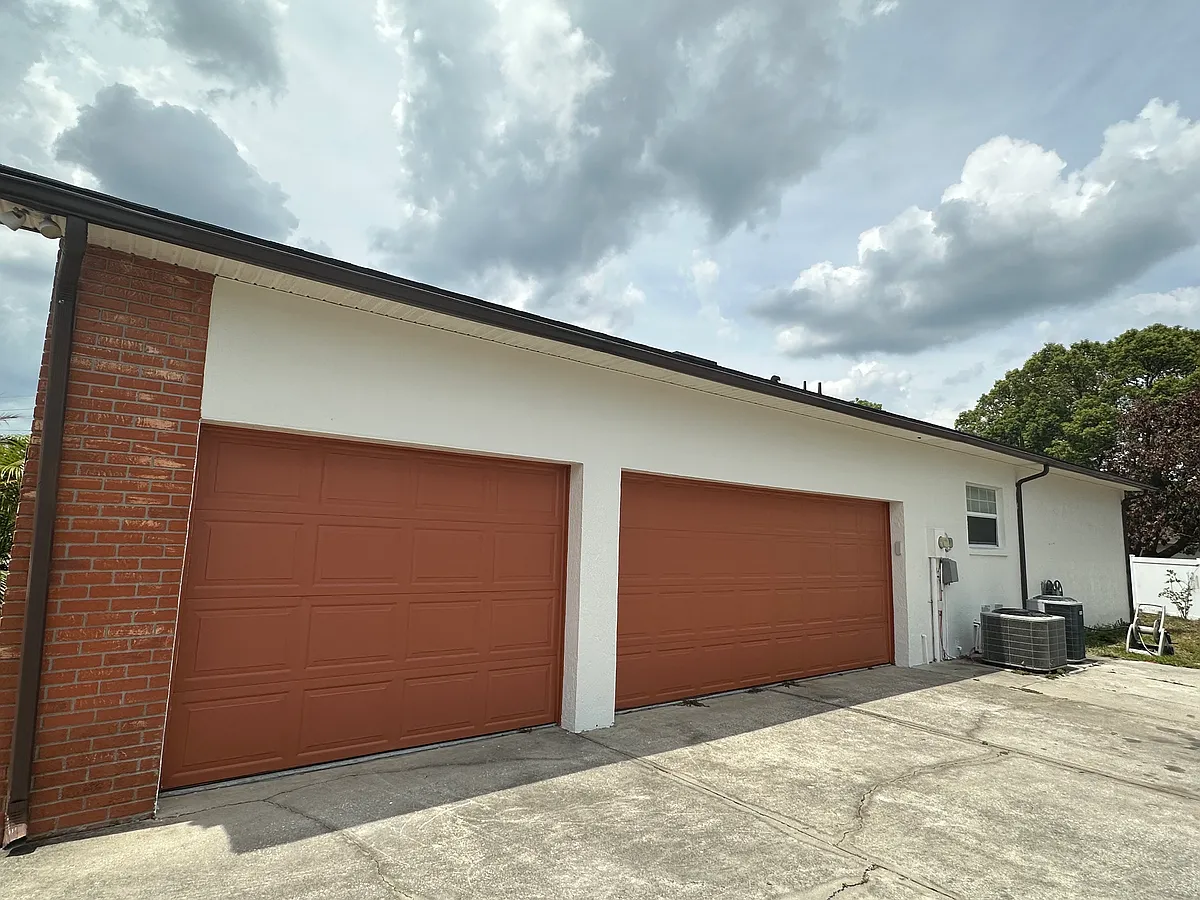 Building Photo - 2232 Couples Dr