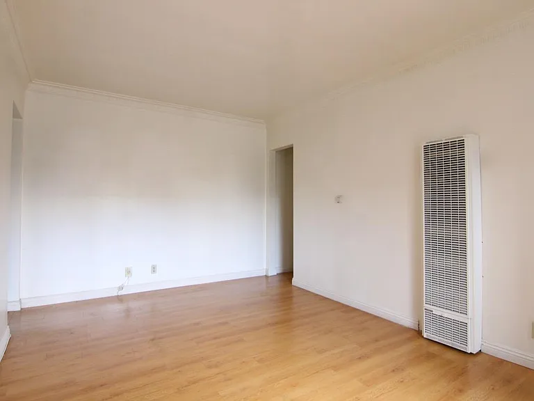 1410 N Kenmore Ave #1 — Photo 5