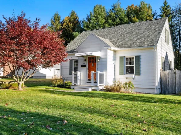 16 Delaware Ave, Pittsfield, MA 01201