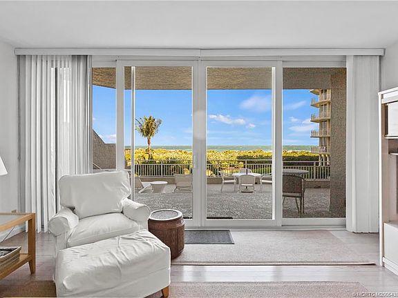 3rd image of 579 NE Plantation Rd APT S103