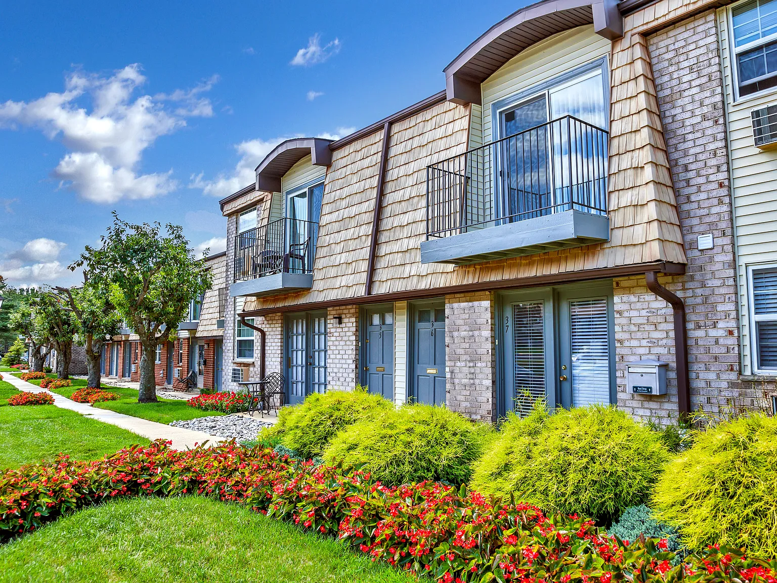 Cedar Brook Apartments — Photo 1
