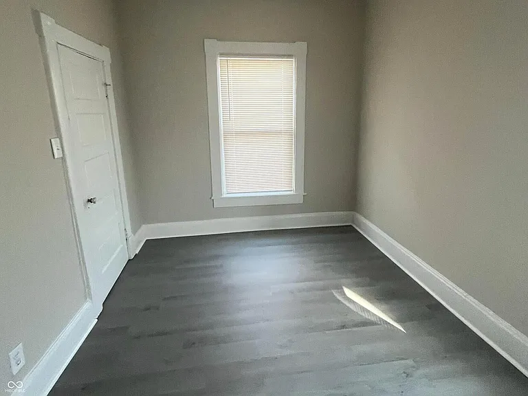 351 Congress Ave — Photo 15