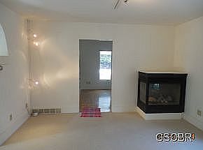 5th image of 2311 S Cypress St