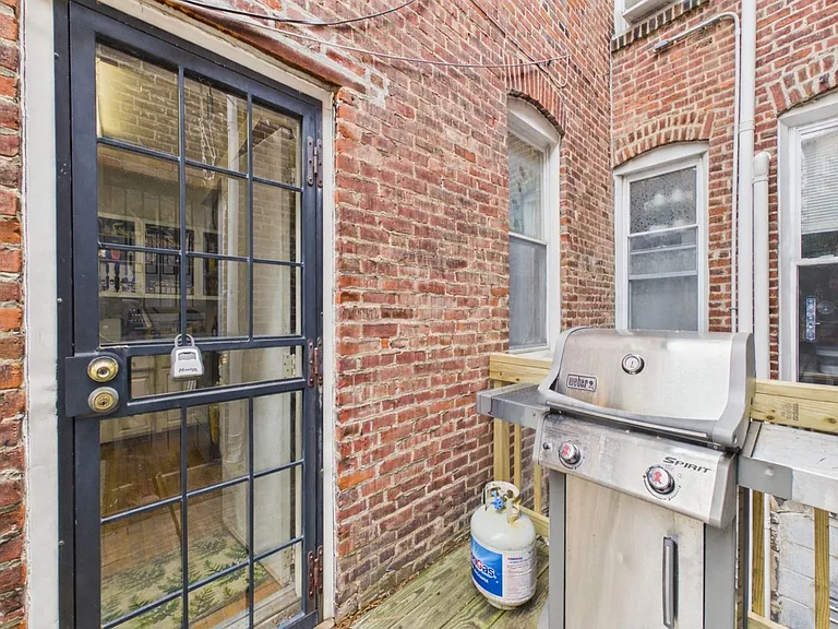510 S Melville St — Photo 18