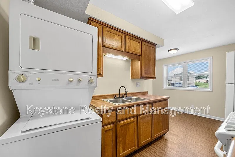 2 bed, 1.0 bath, 680 sqft, $700 — Photo 4