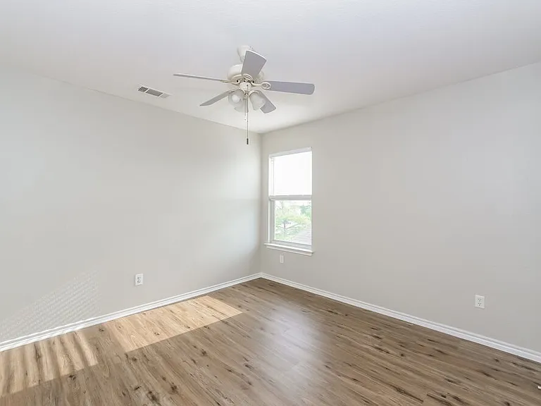 6357 Claire Dr — Photo 15