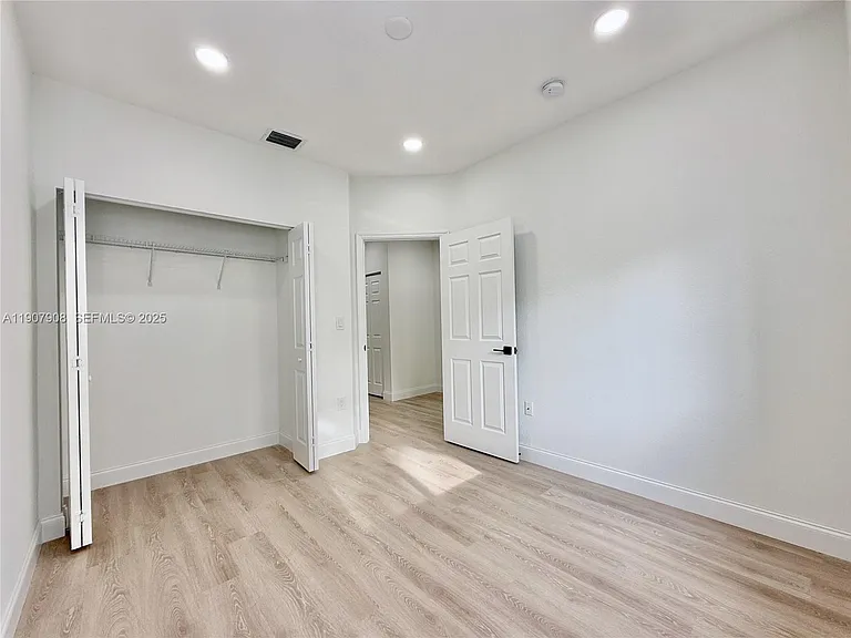 4412 Woodland Cir #0 — Photo 8