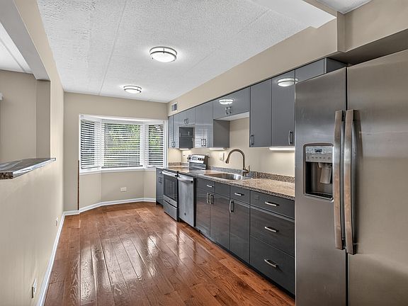 3rd image of 6816 Joliet Rd APT 4