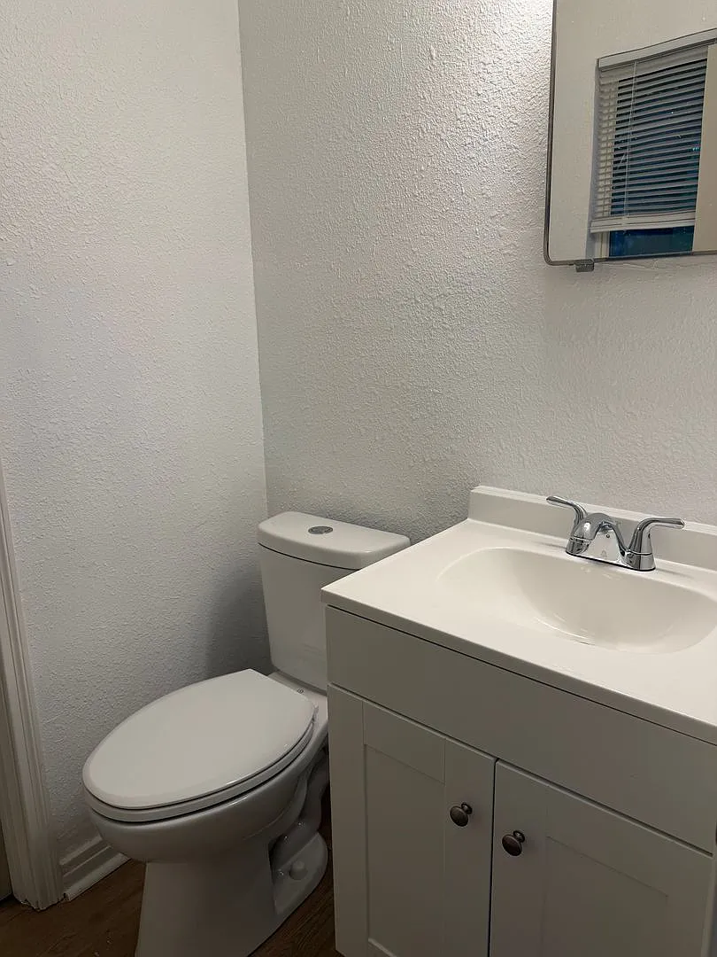 Move In Special $1000 Off 1st Full Months Rent — Photo 4