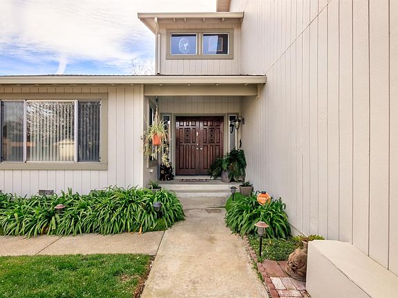 3rd image of 1408 Driftwood Way