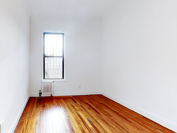 3rd image of 126 W 139th St #2