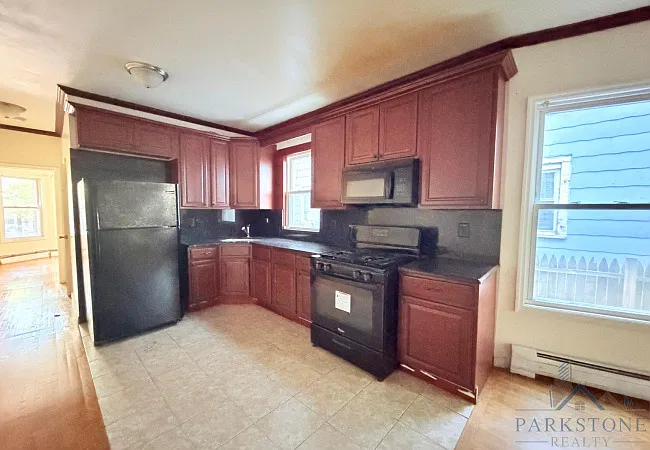 262 Bergen Ave #17E