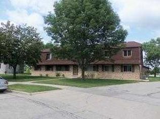 10400 W Whitnall Edge Ct APT 204, Franklin, WI 53132