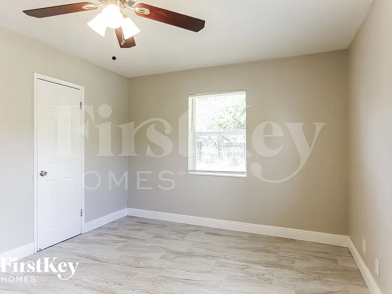 1101 NW 18th St — Photo 11