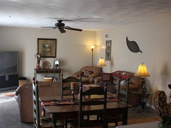 5th image of 46030 Country Lake Dr