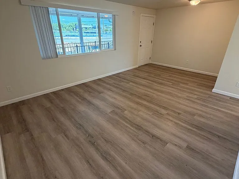2215 Elm St SW — Photo 5