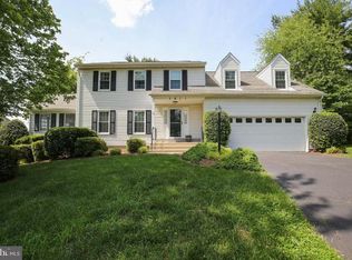 1811 Clovermeadow Dr, Vienna, VA 22182