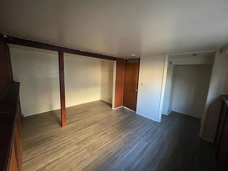 345 W 1st Ave — Photo 4