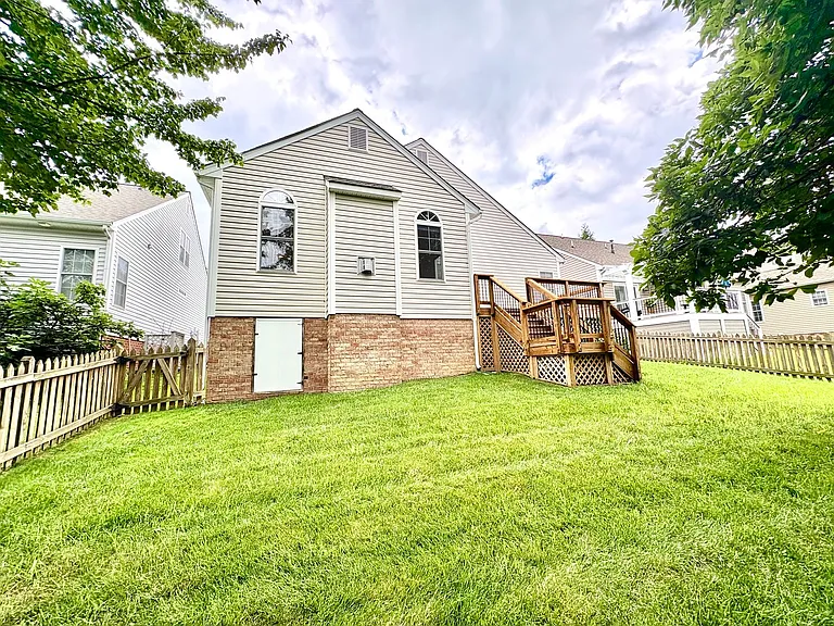 1118 Alcorn Ter — Photo 20