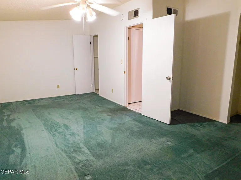 1013 Le Barron Rd — Photo 12