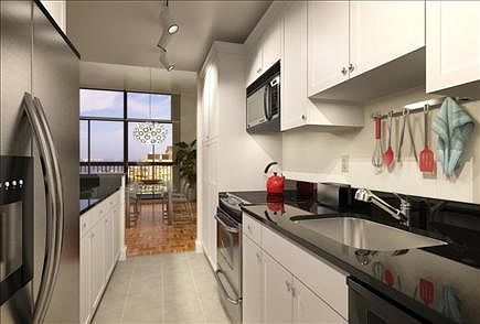 2nd image of 2 Emerson Pl #2