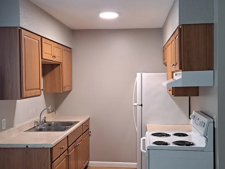 581 Falls Rd #2 — Photo 7