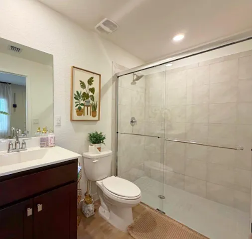 1921 SE 8th Pl — Photo 3