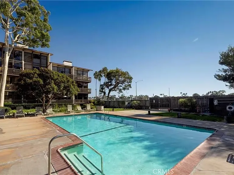 5327 Marina Pacifica Dr #KEY19 — Photo 58