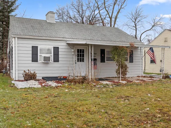 3896 Meadow Ln, Lorain, OH 44055