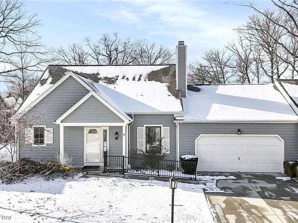 45 Pond Dr #45, Rocky River, OH 44116