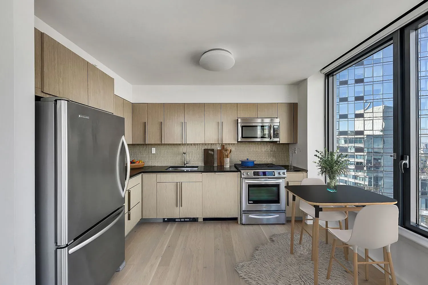 250 Ashland Place — Photo 2