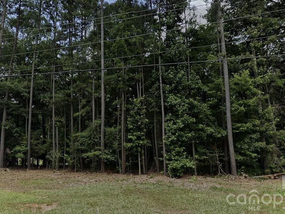2nd image of 714 Plantation Rd