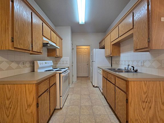 4th image of 2802 Lucille Dr #A
