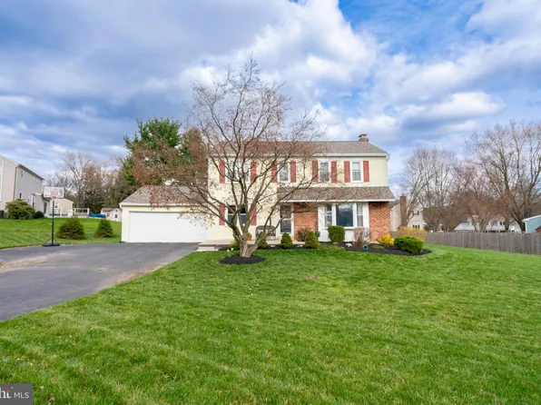 26 Woodstock Cir, Collegeville, PA 19426