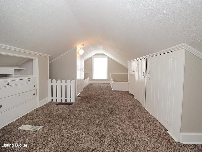 2421 Lindbergh Dr — Photo 14