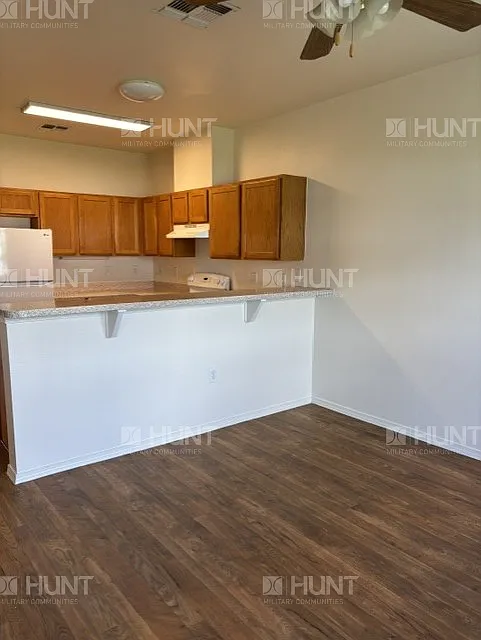 3 bed, 2.5 bath, 1609 sqft, $1,900 — Photo 4