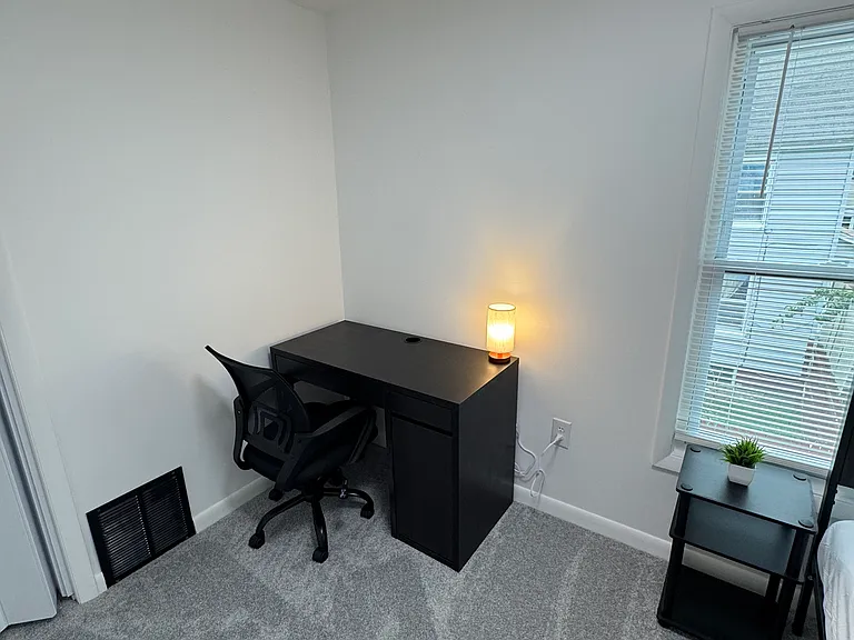 92 Crocker Ave #2 — Photo 4