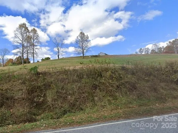 76 McKinley Dr, Hendersonville, NC 28792