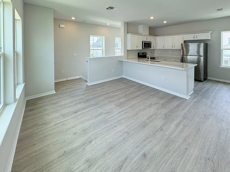 13402 Leggett Aly #1 — Photo 4