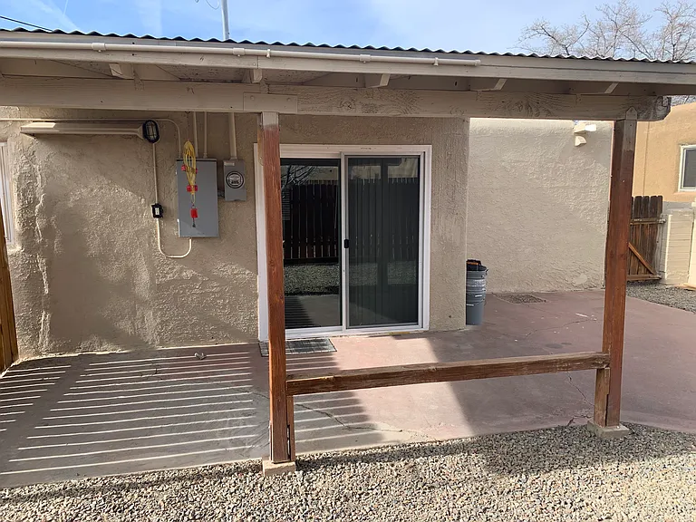 904 Laguayra Dr NE — Photo 4