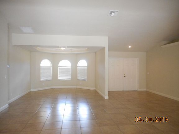 5th image of 309 NE 8th Ter
