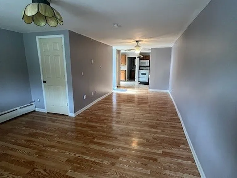 16 Andrewsville St — Photo 2