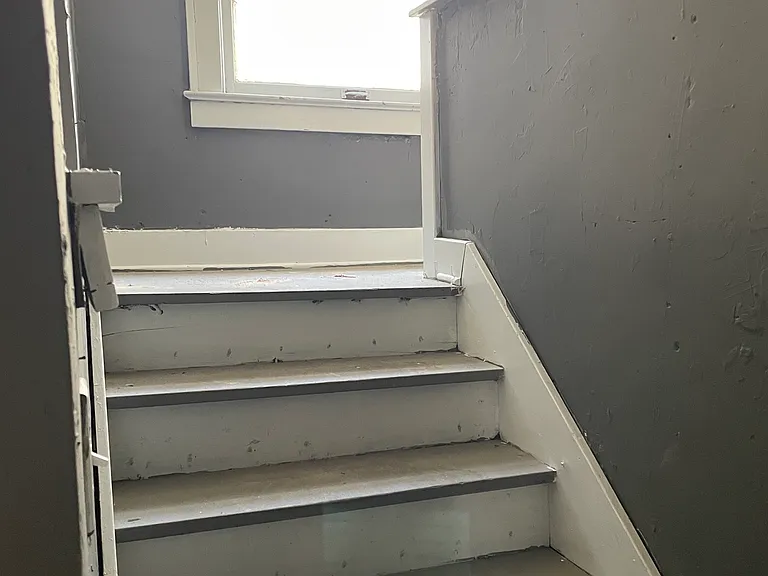 5523 Olive St — Photo 3