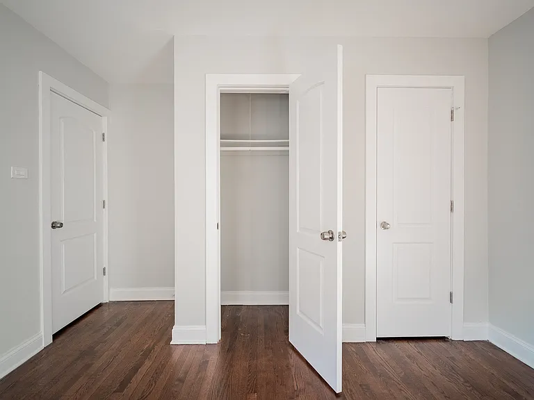 Bedroom Closet Space 7357-2S