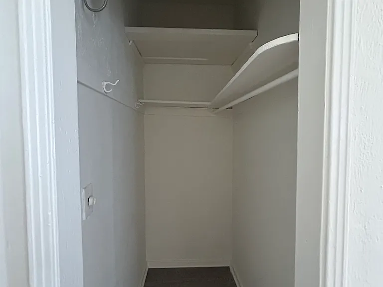 4367 Oakwood Ave #206 — Photo 1