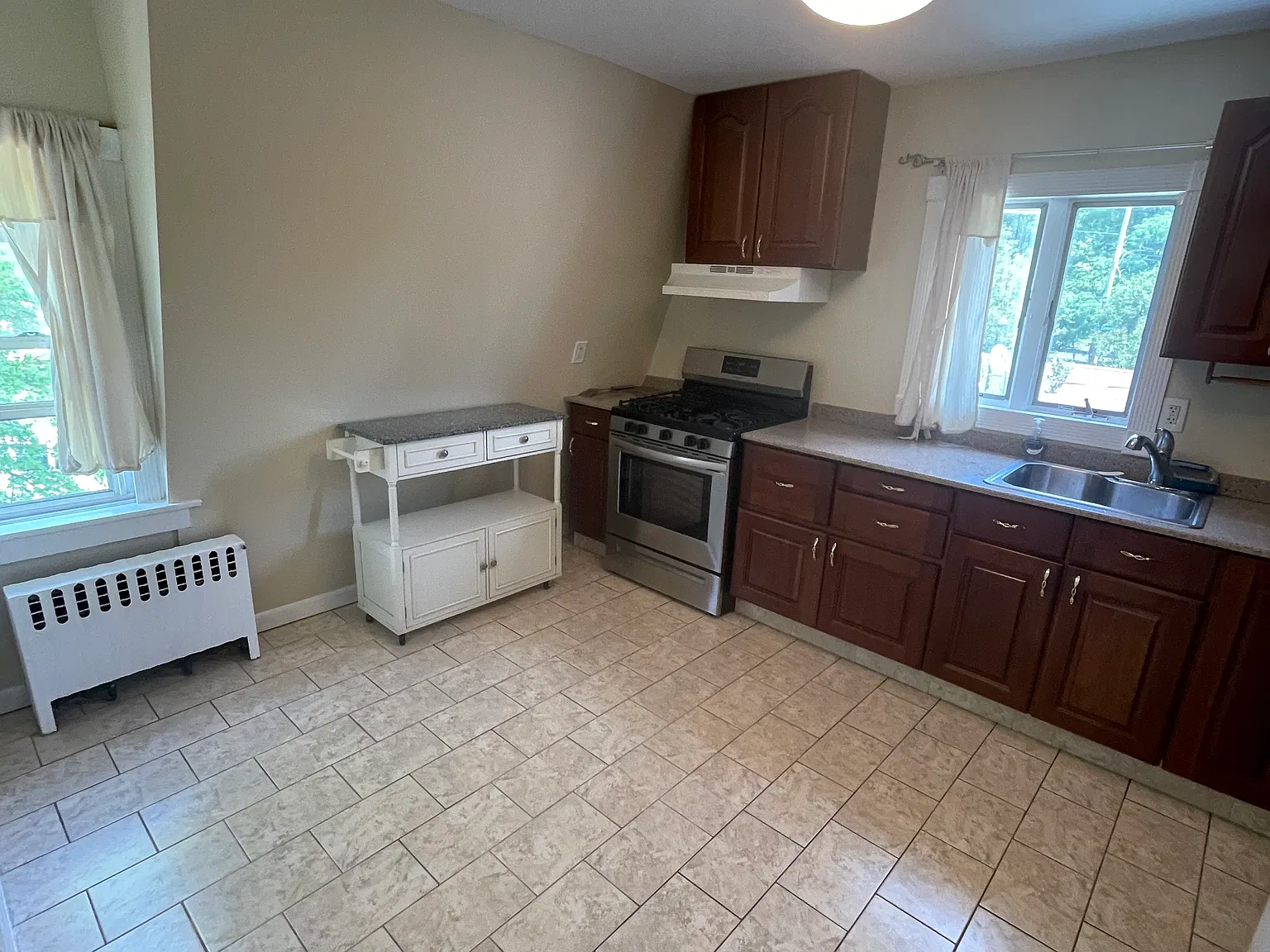 2 bed, $2,300 — Photo 2