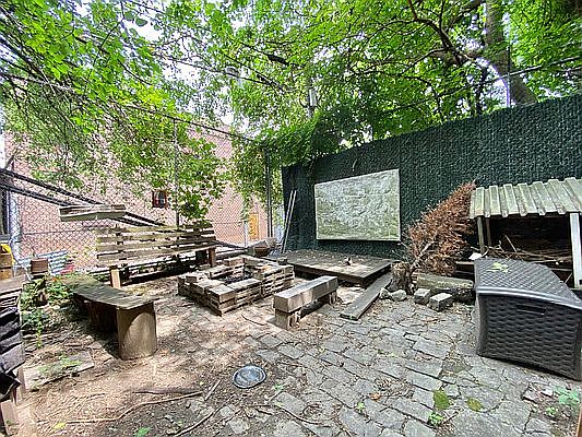 2nd image of 1011 Pacific St #1S