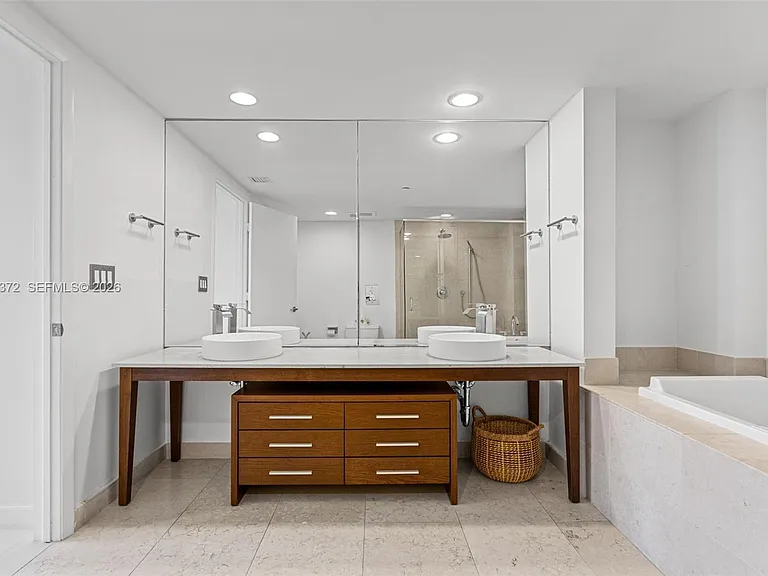 495 Brickell Ave #905 — Photo 27